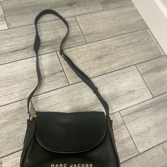 Marc Jacobs Groove Leather Messenger Crossbody - Picture 2 of 3